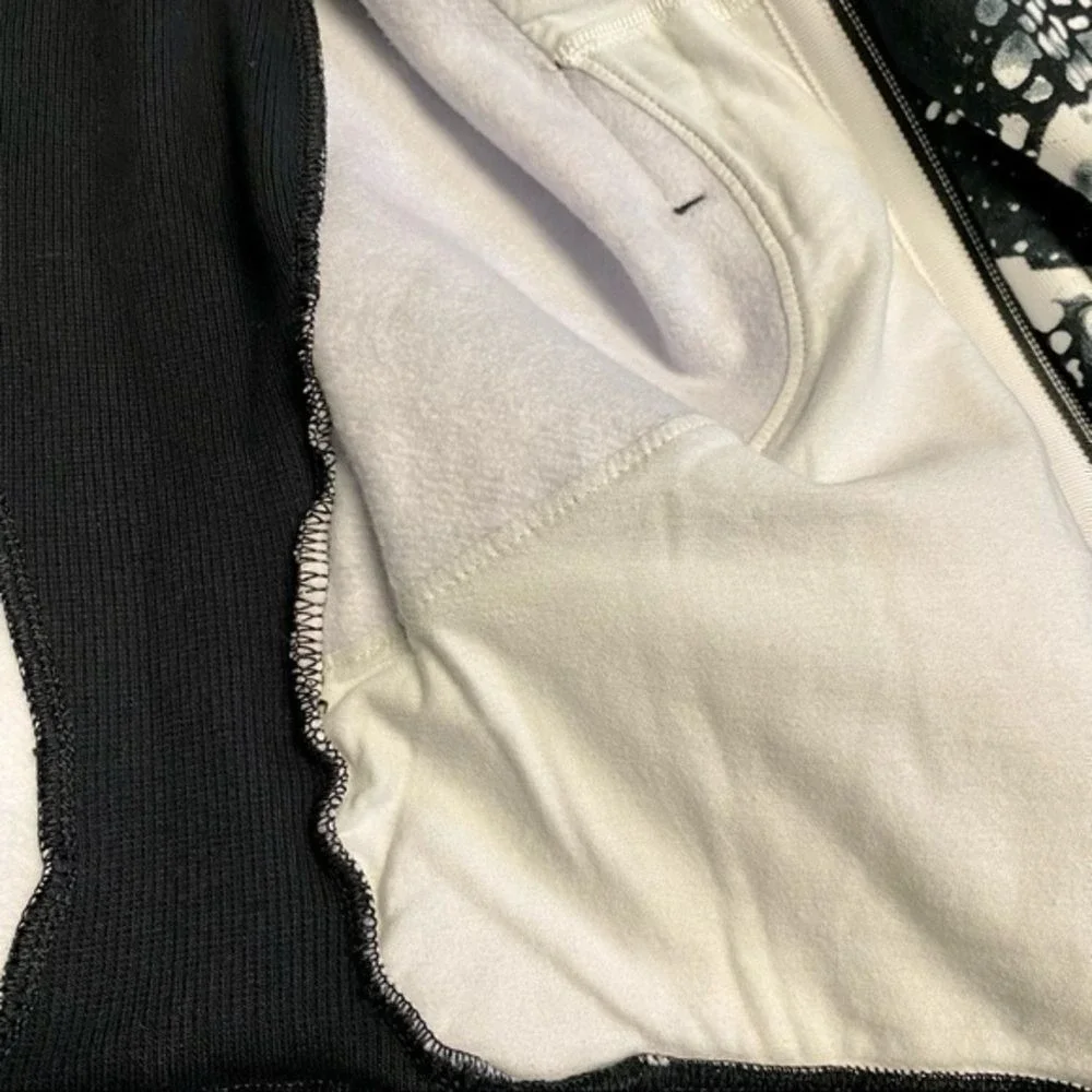 NWOT Lululemon graphic high‎ neck hoodie jacket.